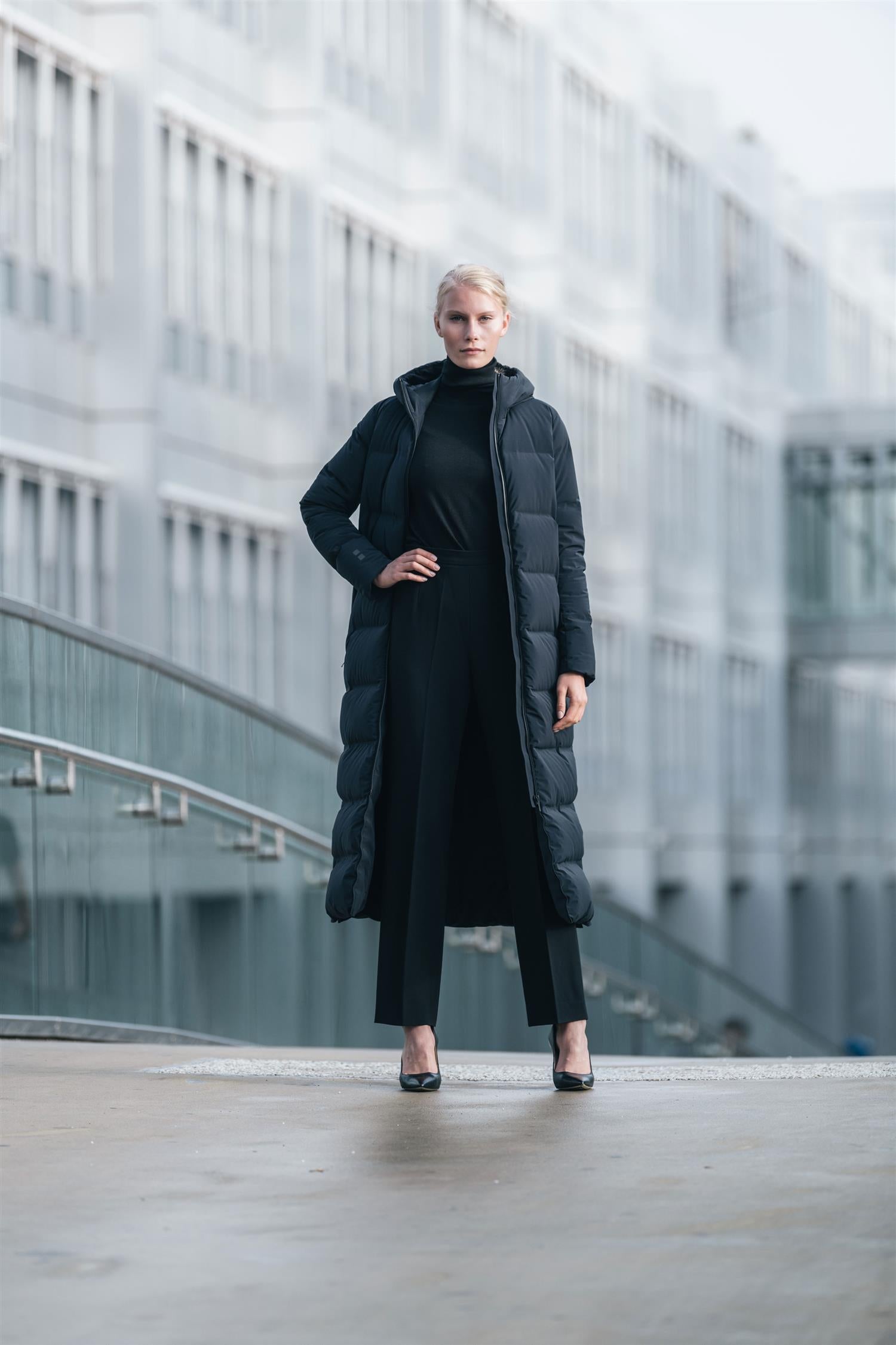 W INFINITY DOWN COAT BLACK