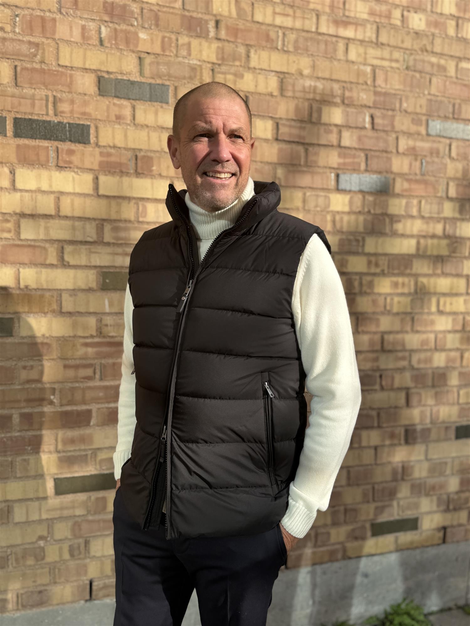 Edwin Short Vest Black