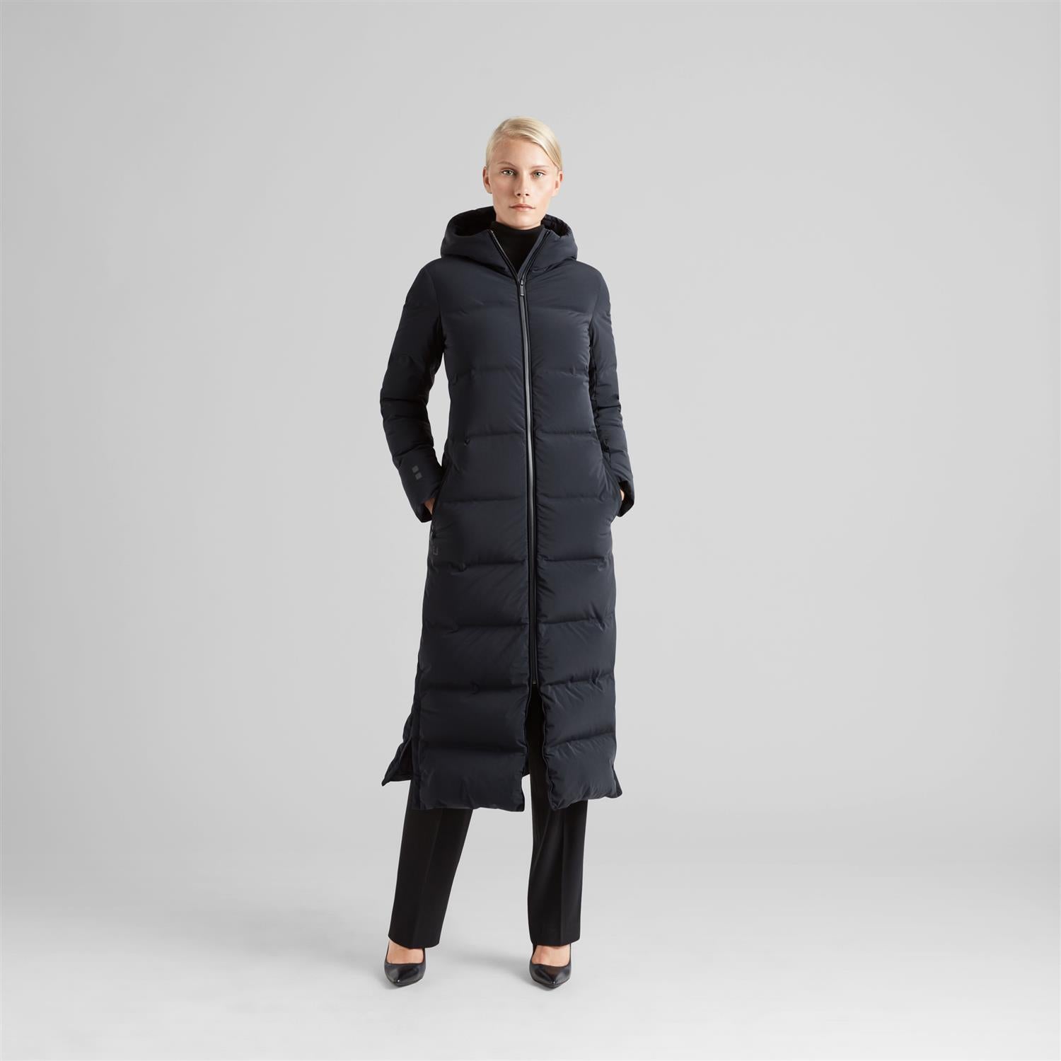 W INFINITY DOWN COAT BLACK