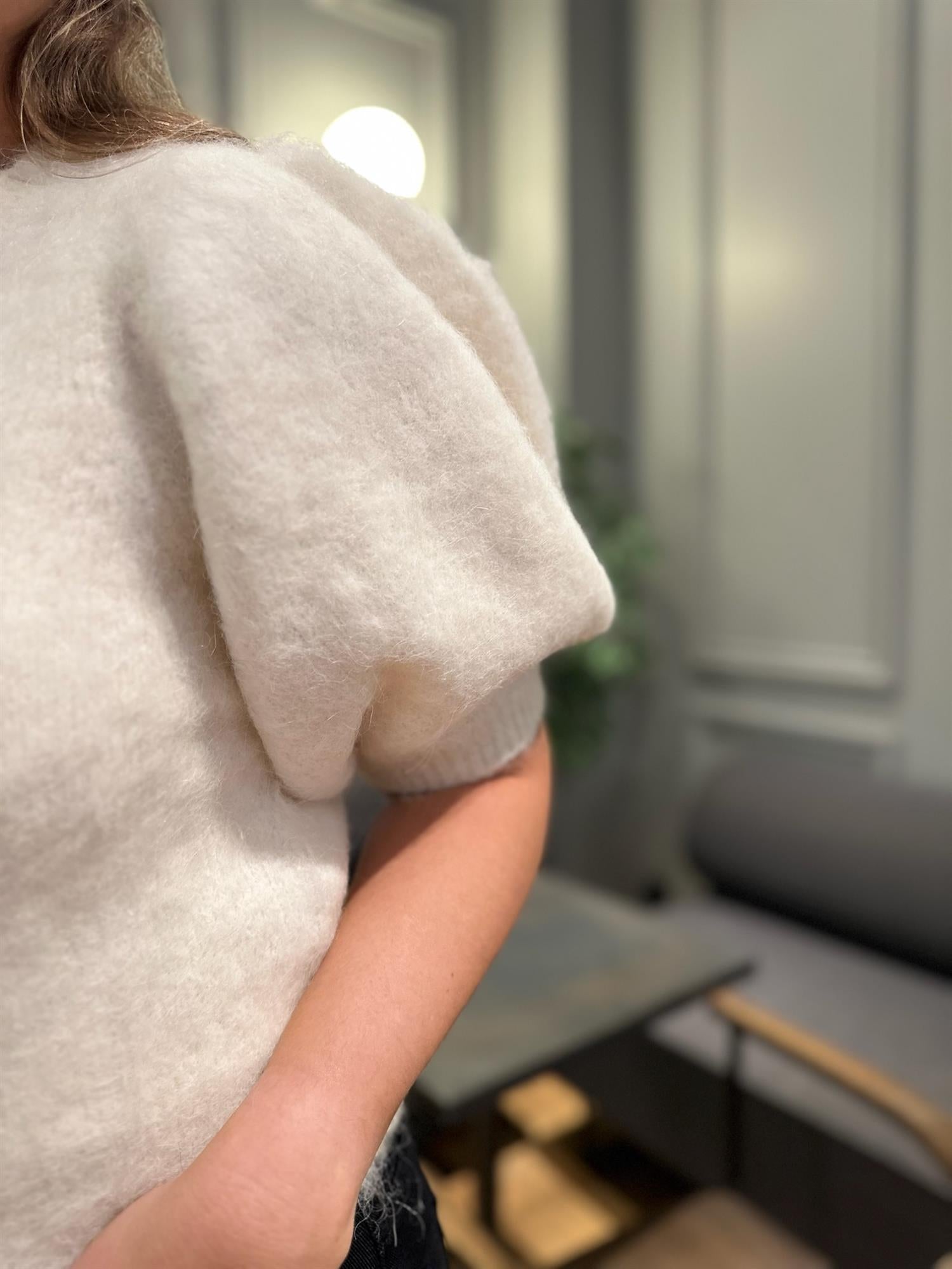 Hairy Knit Puffed Jacket PS26 Offwhite