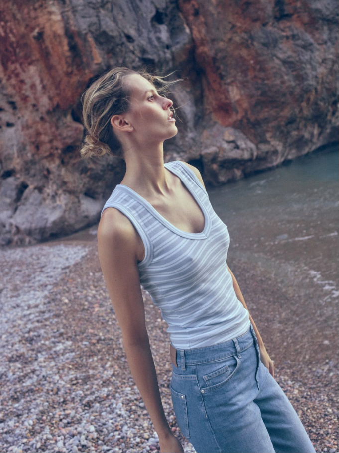 Mmelle V-Neck Tank Top Skyway