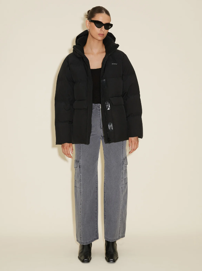 Besseggen Down Jacket Black