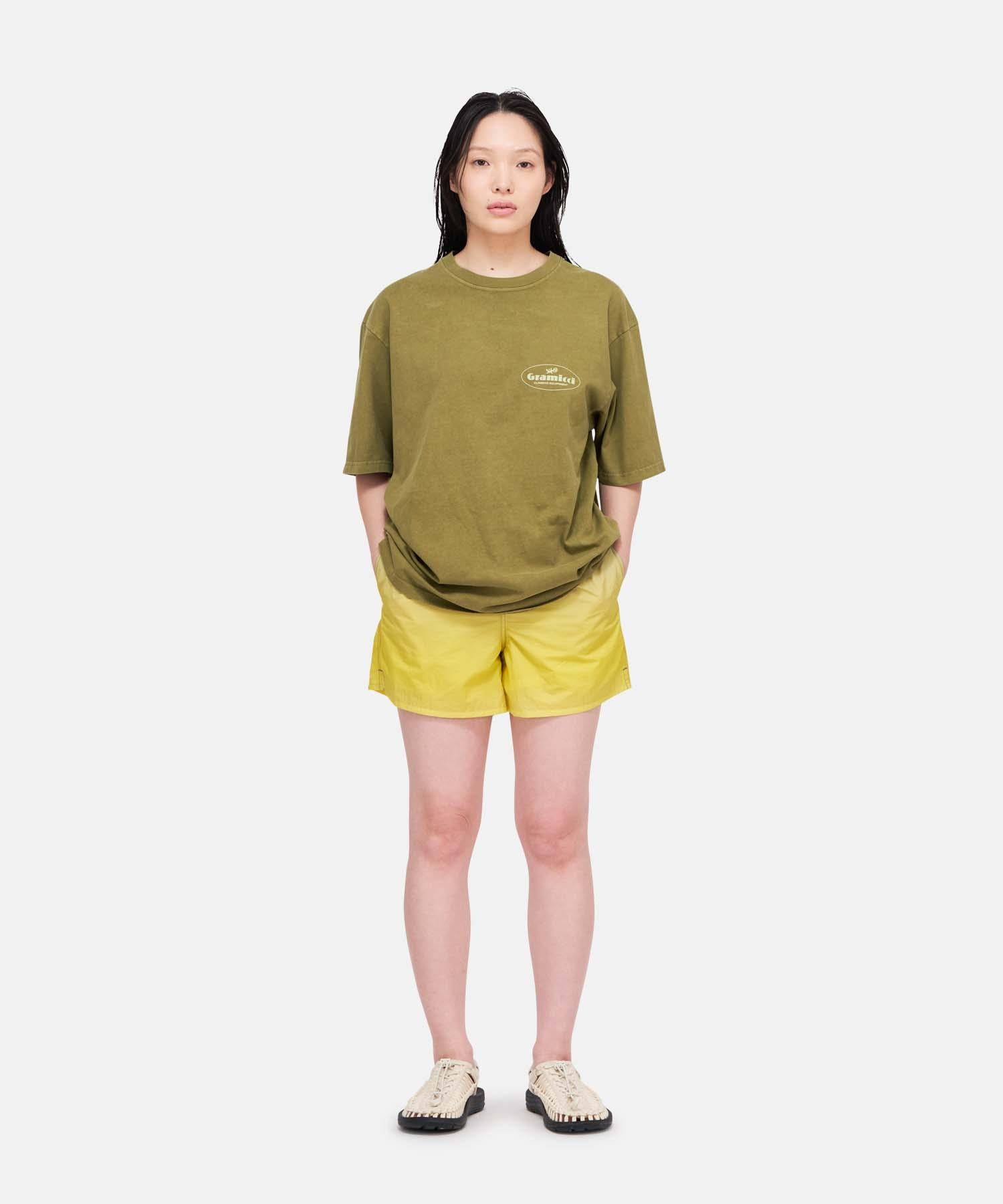 Mountainering tee pistachio pigment