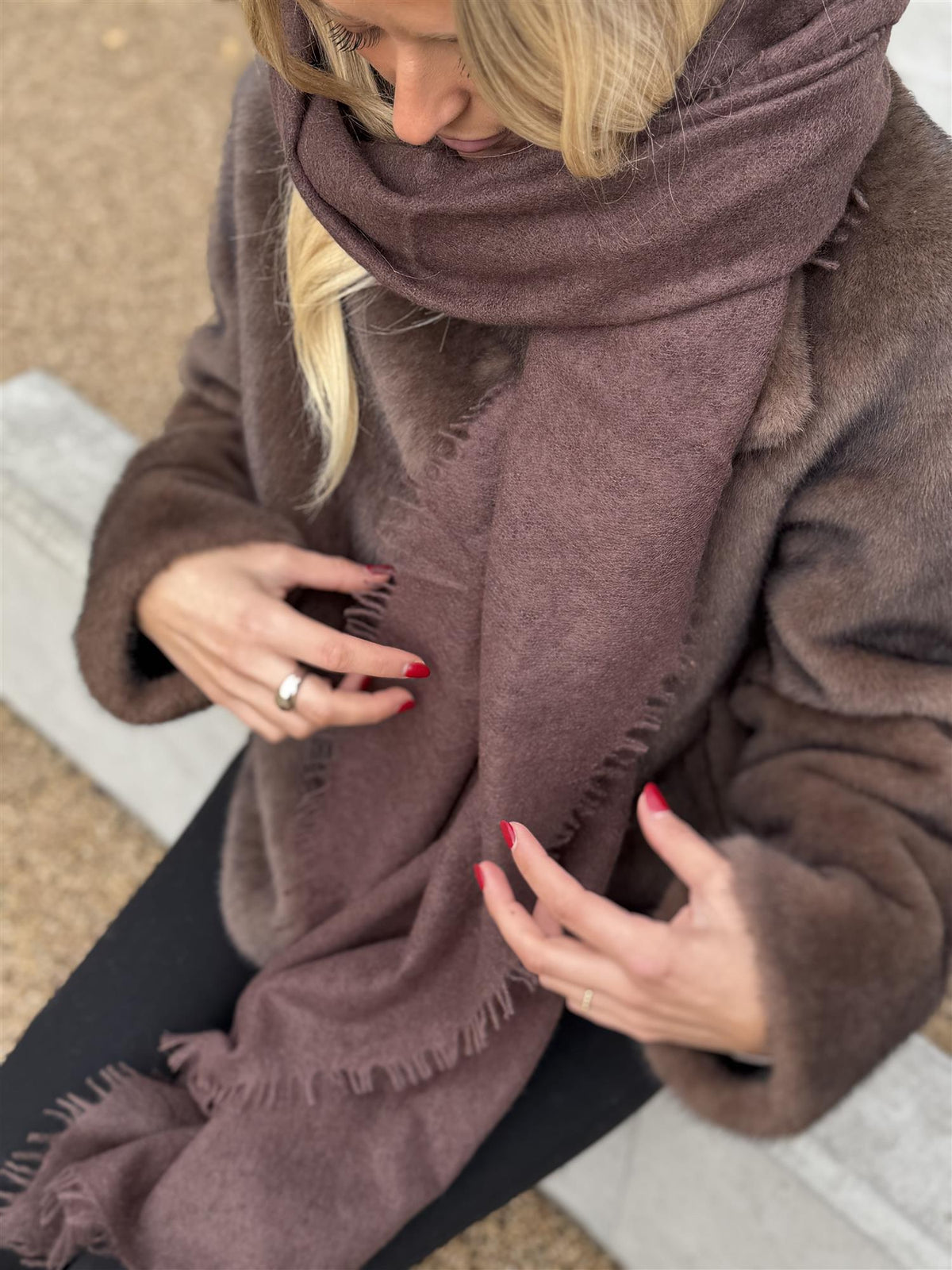622502 Schal Brown