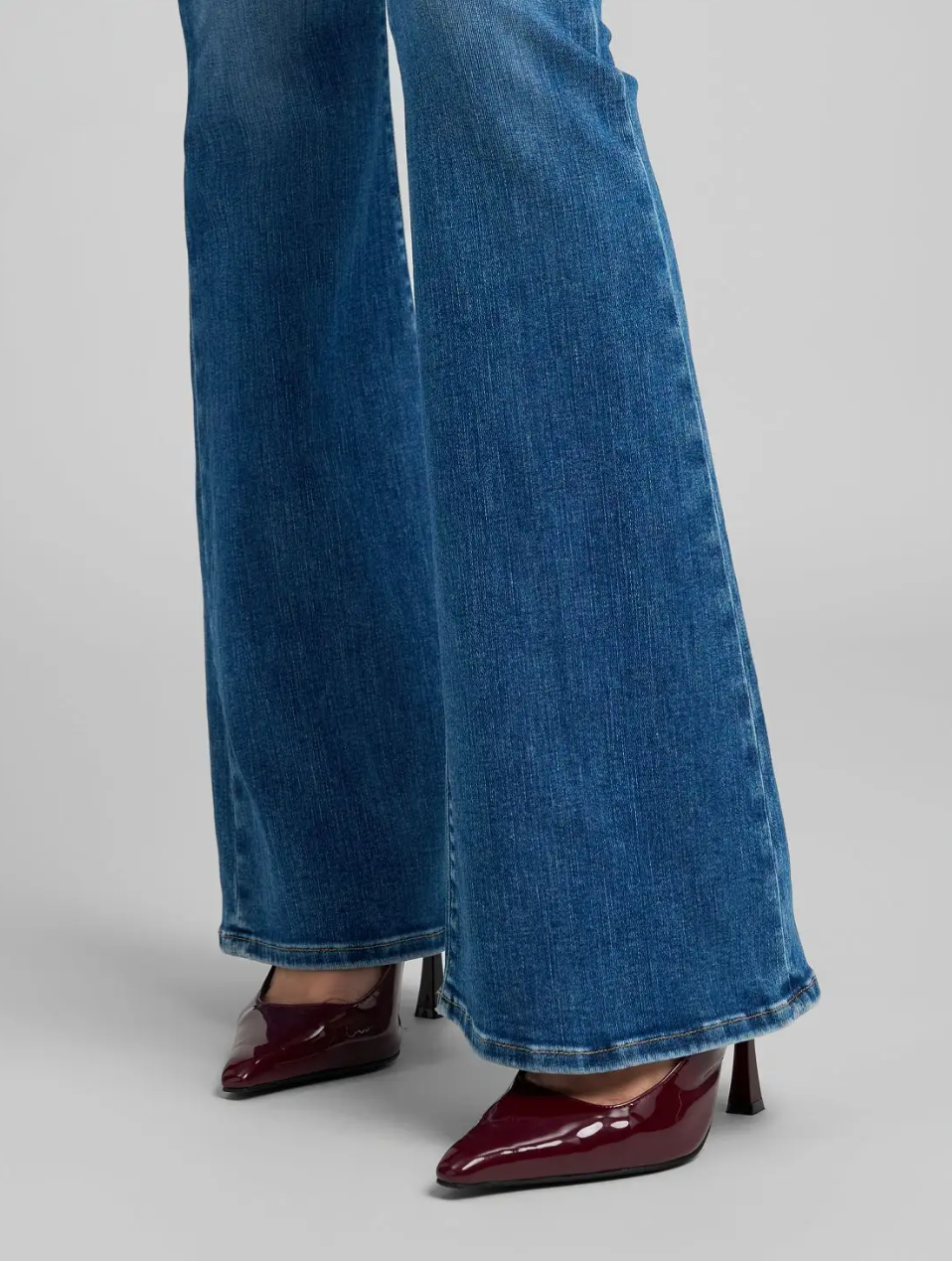 Joella Flared jeans - Mid Blue