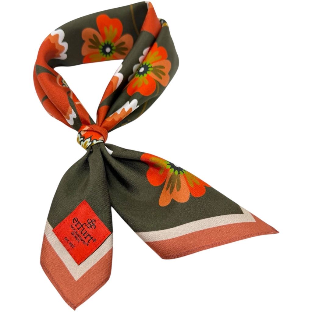 Folkloristic Flowers Brownie