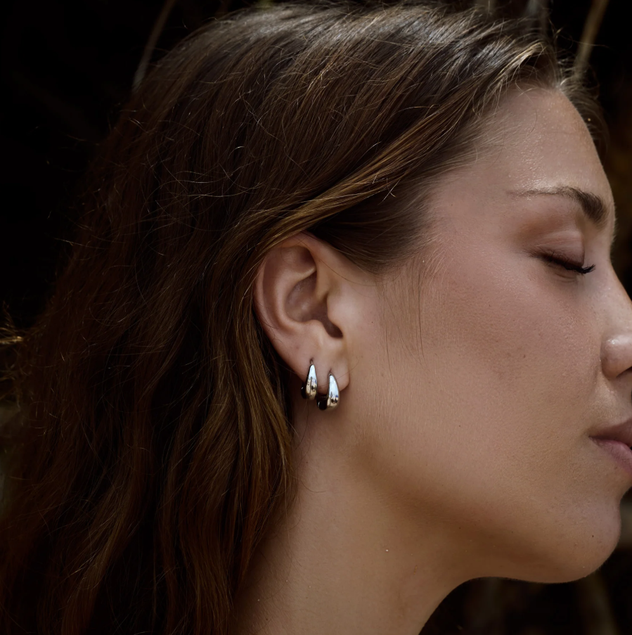 HEDVIG-CLASSIC WIDE HOOP EARRINGS STINALESS STEEL- silver