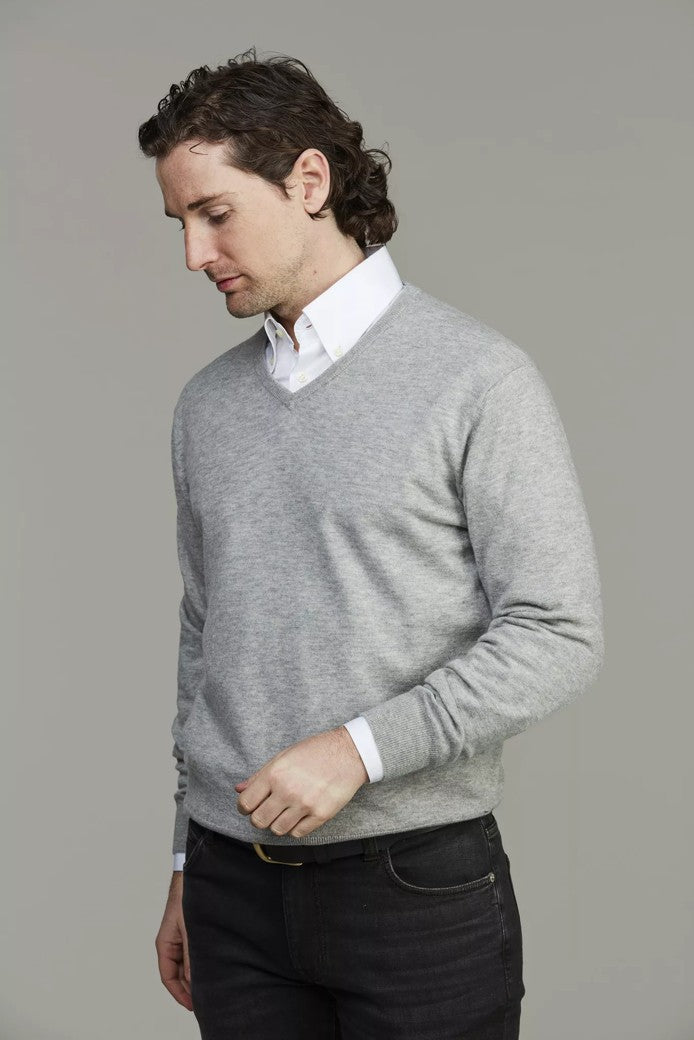 Geelong Knitted V-Neck Sweater Light Grey