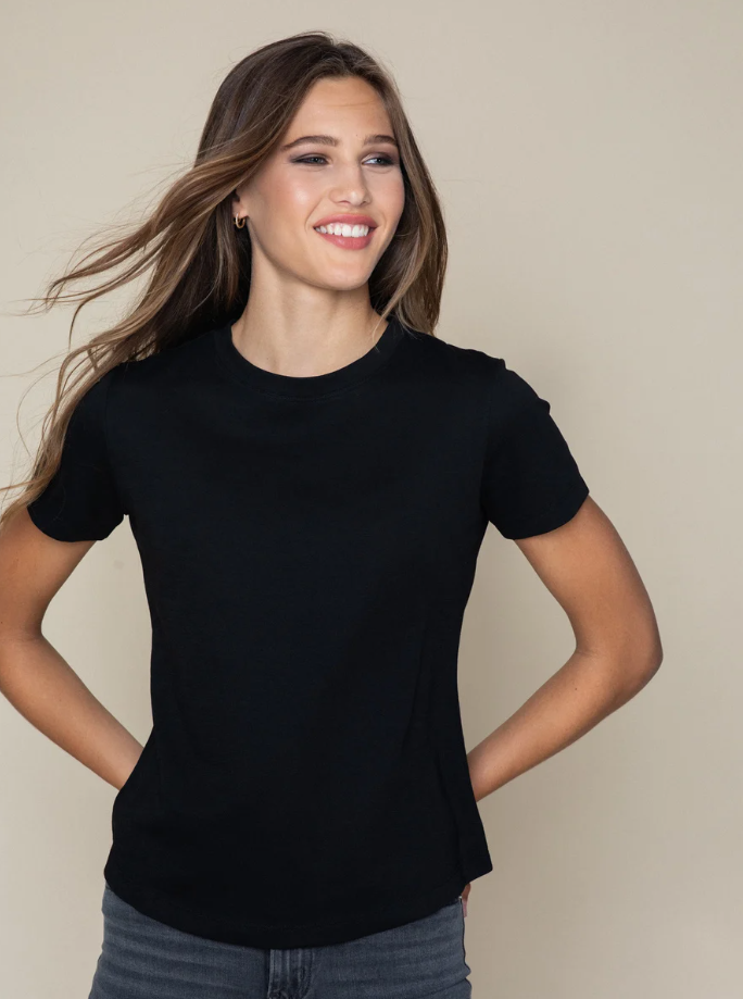 KIARI TEE Black
