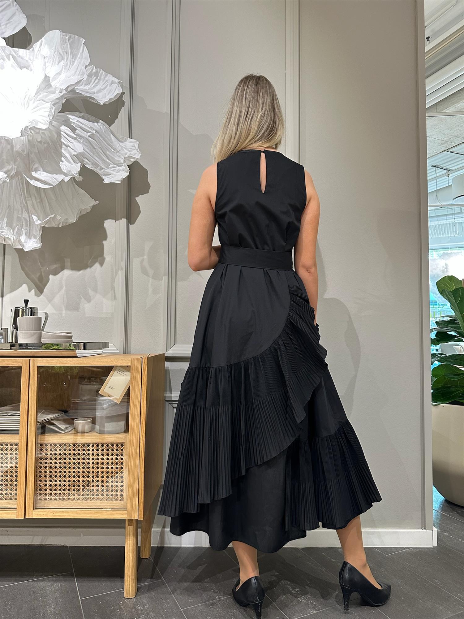 Dress M6EL00 Nero