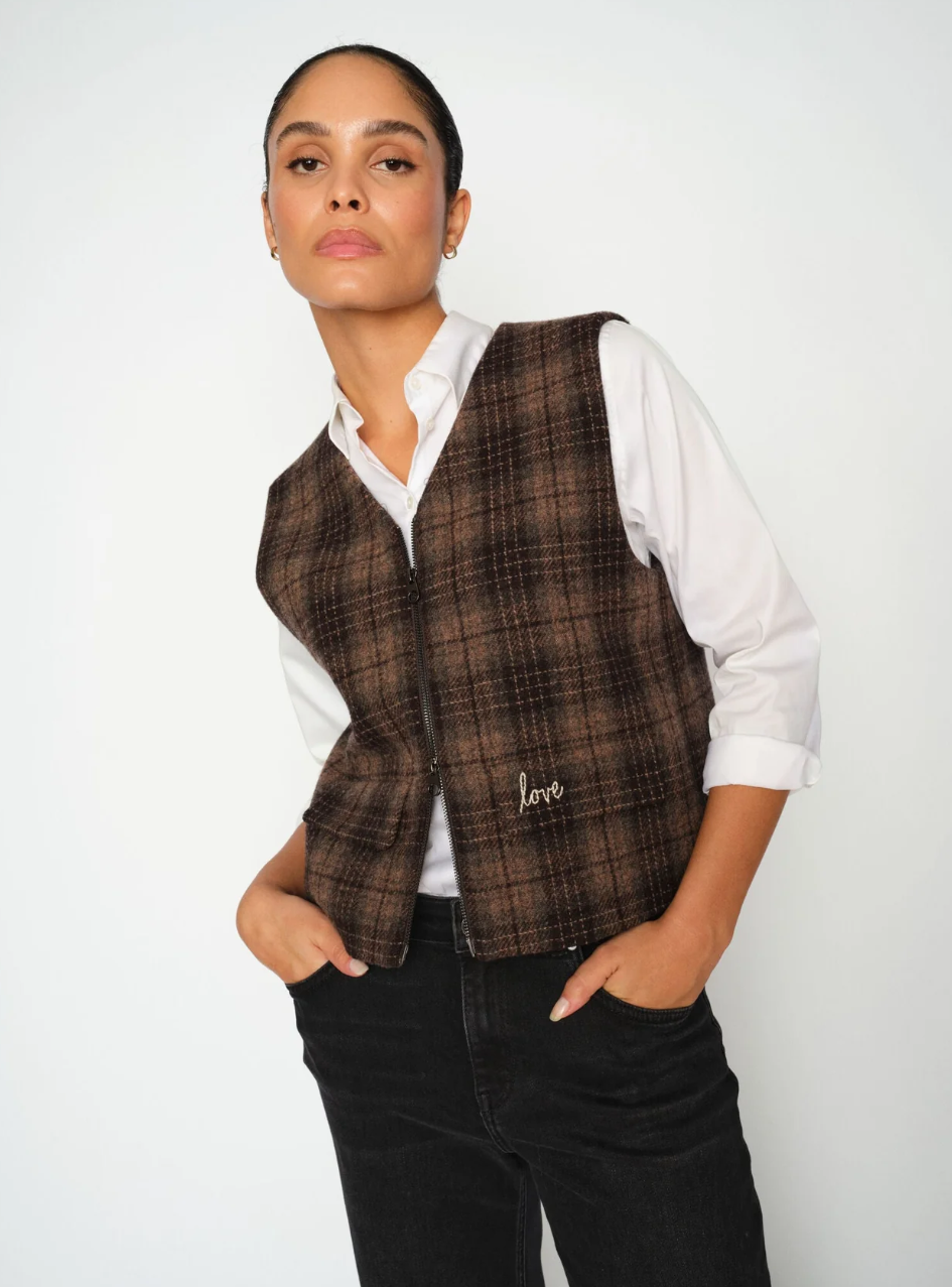 Mmruna Chez Vest Bracken