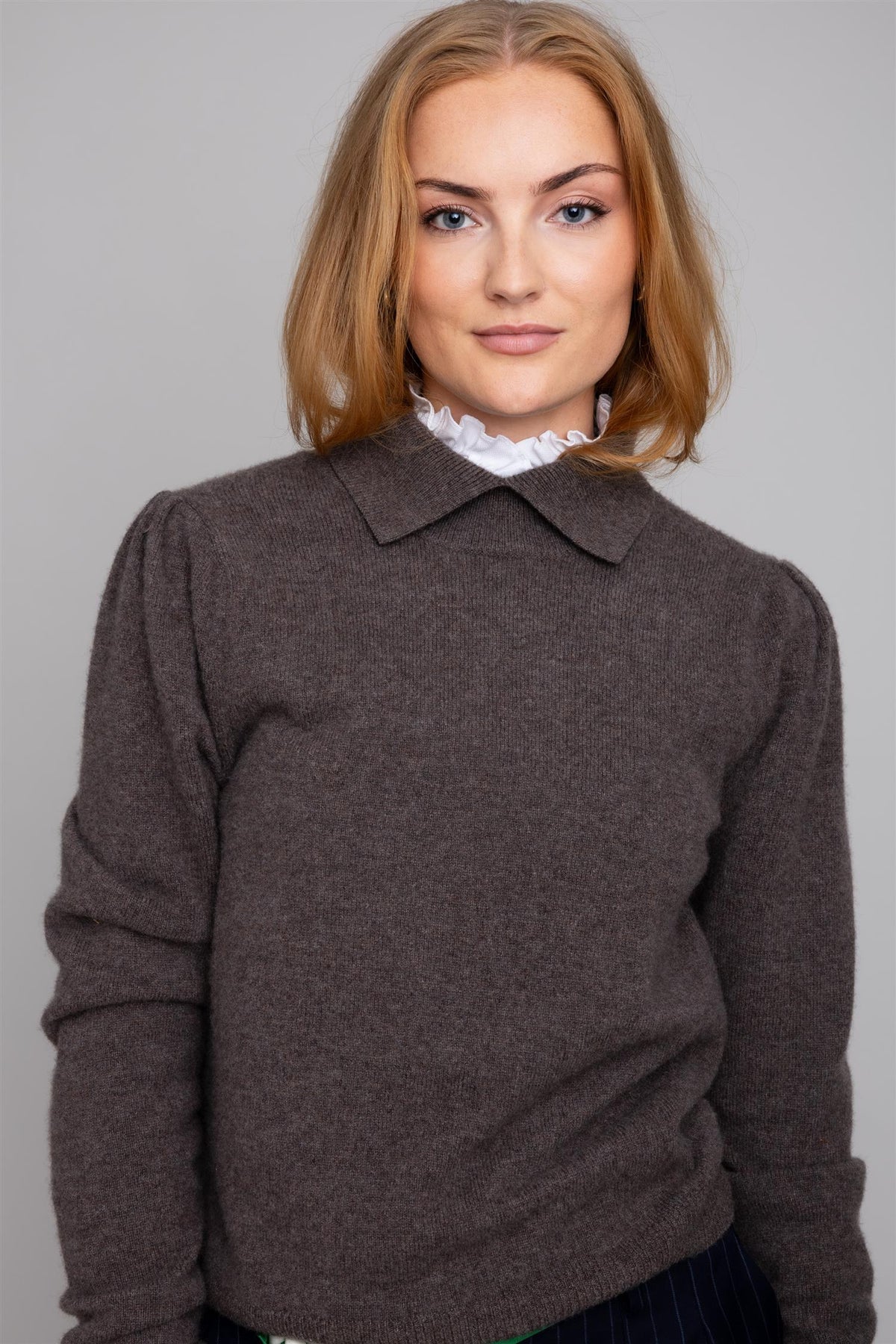 W.Lea LS Collar Top Taupe