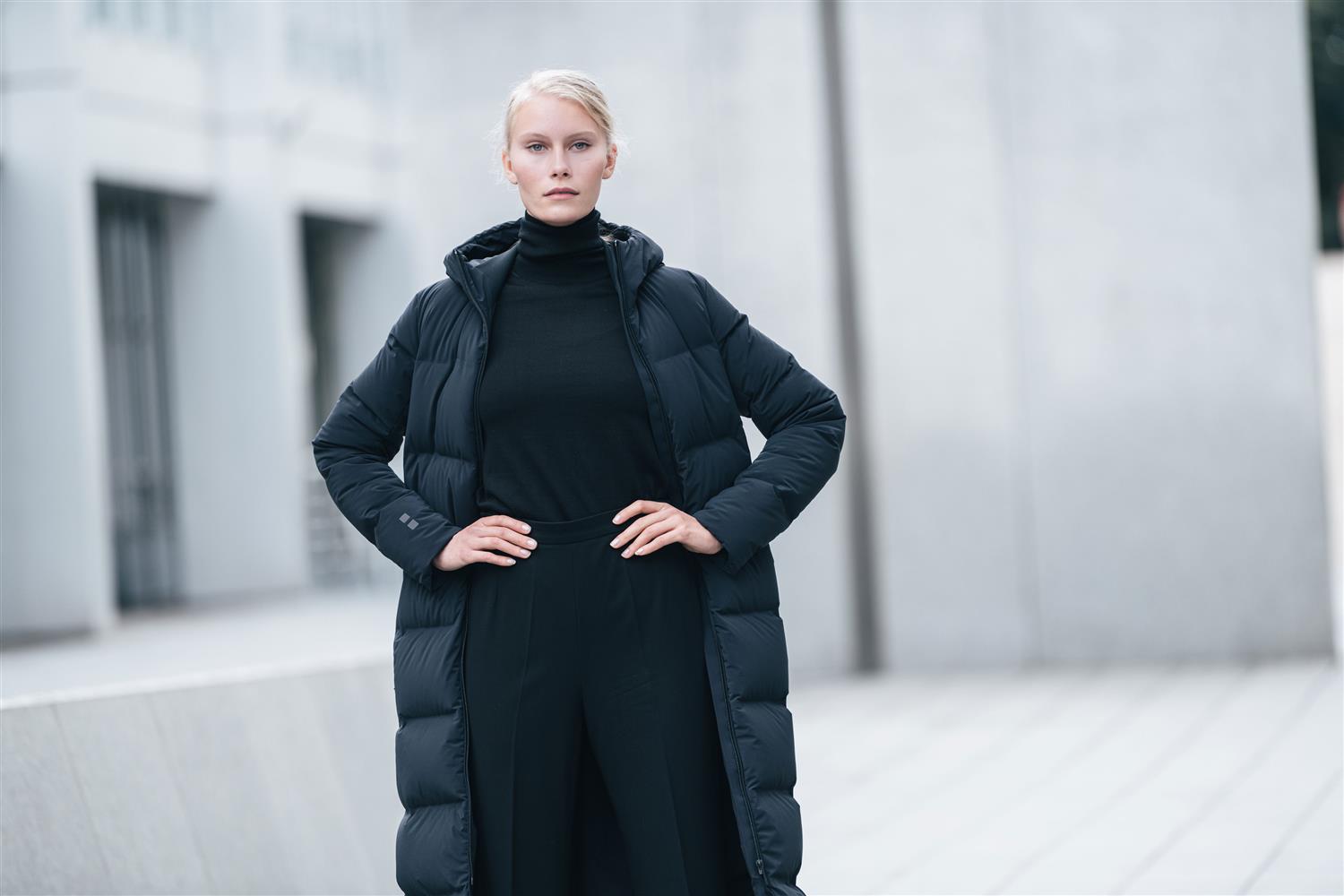 W INFINITY DOWN COAT BLACK