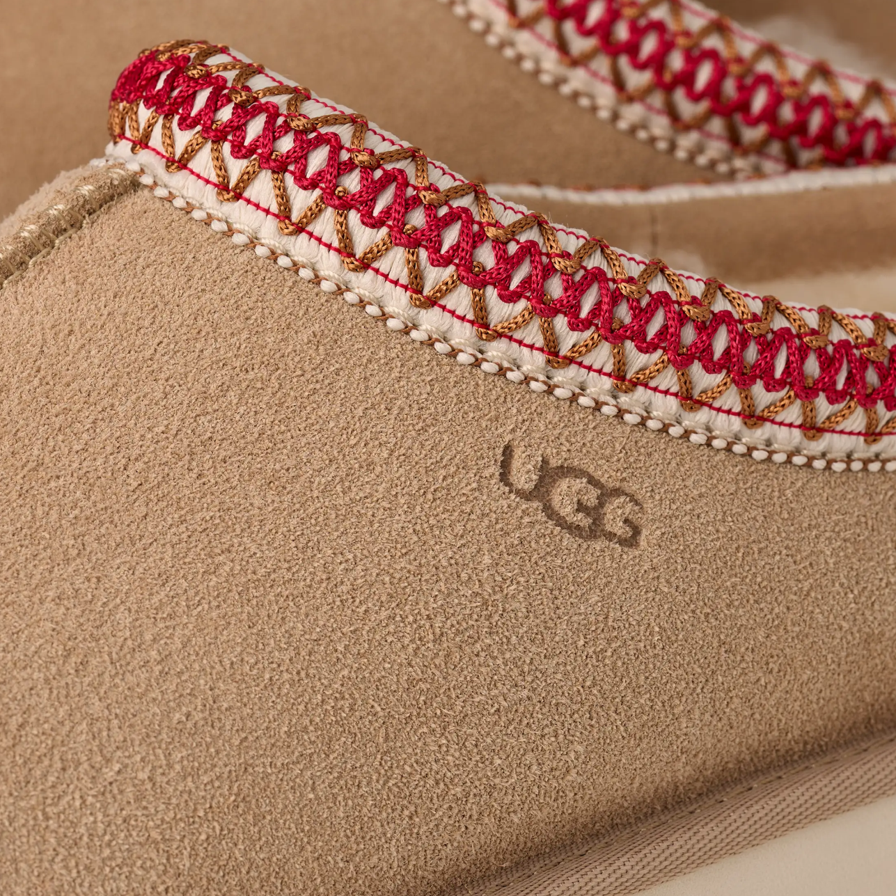 W Tasman Sand/Dark Cherry