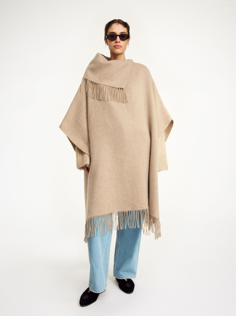 Turtlo Wool Poncho - Black