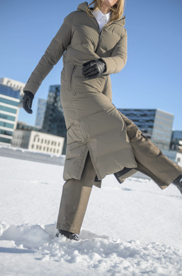 W INFINITY DOWN COAT DK SAND