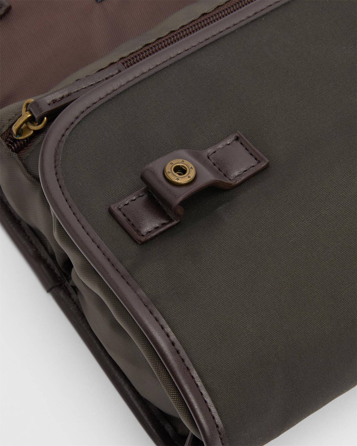 Tartan Hanging Washbag Olive Beacon