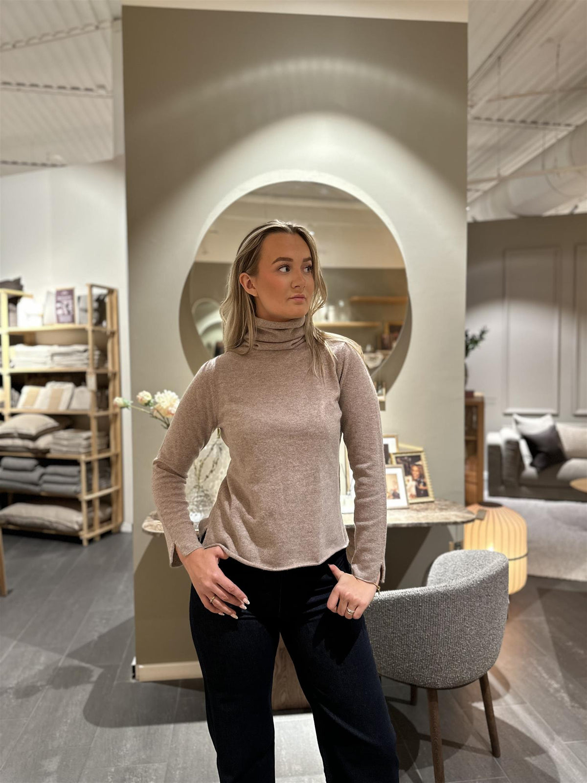 Mimi Cash Pull Taupe