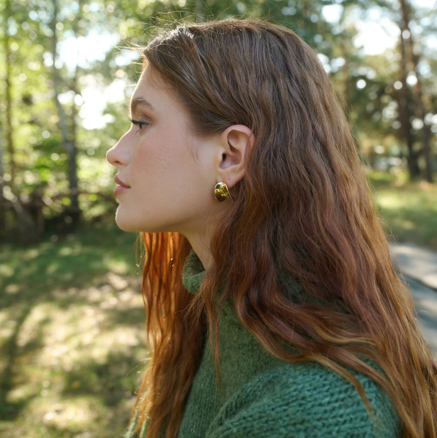 Piper Statement stud earrings gold