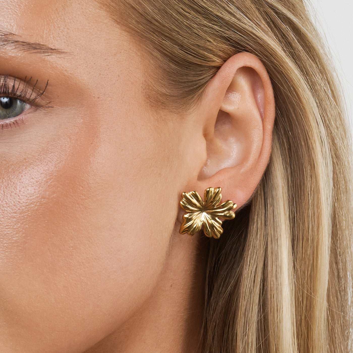 MABEL-FLOWER STUD EARRINGS STAINLESS STEEL-GOLD