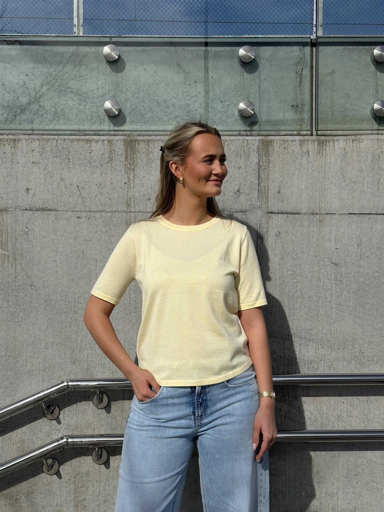 Orange Top Yellow
