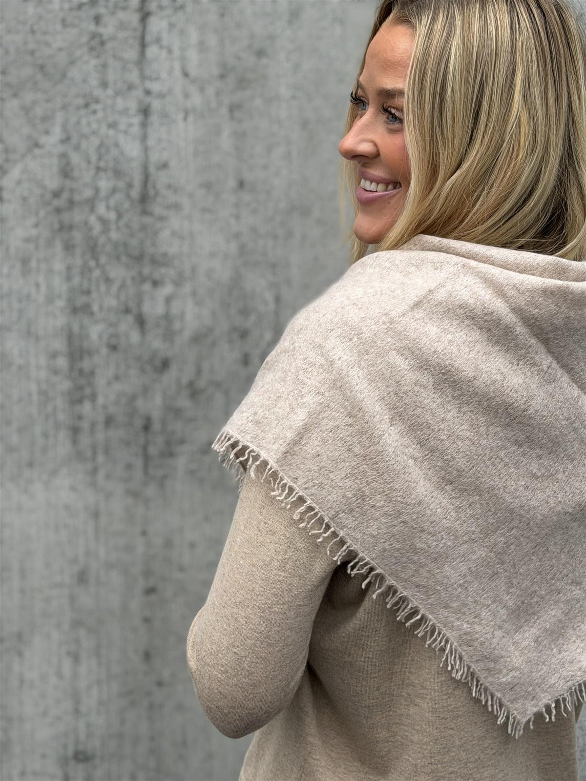 622600Ban Schal Beige