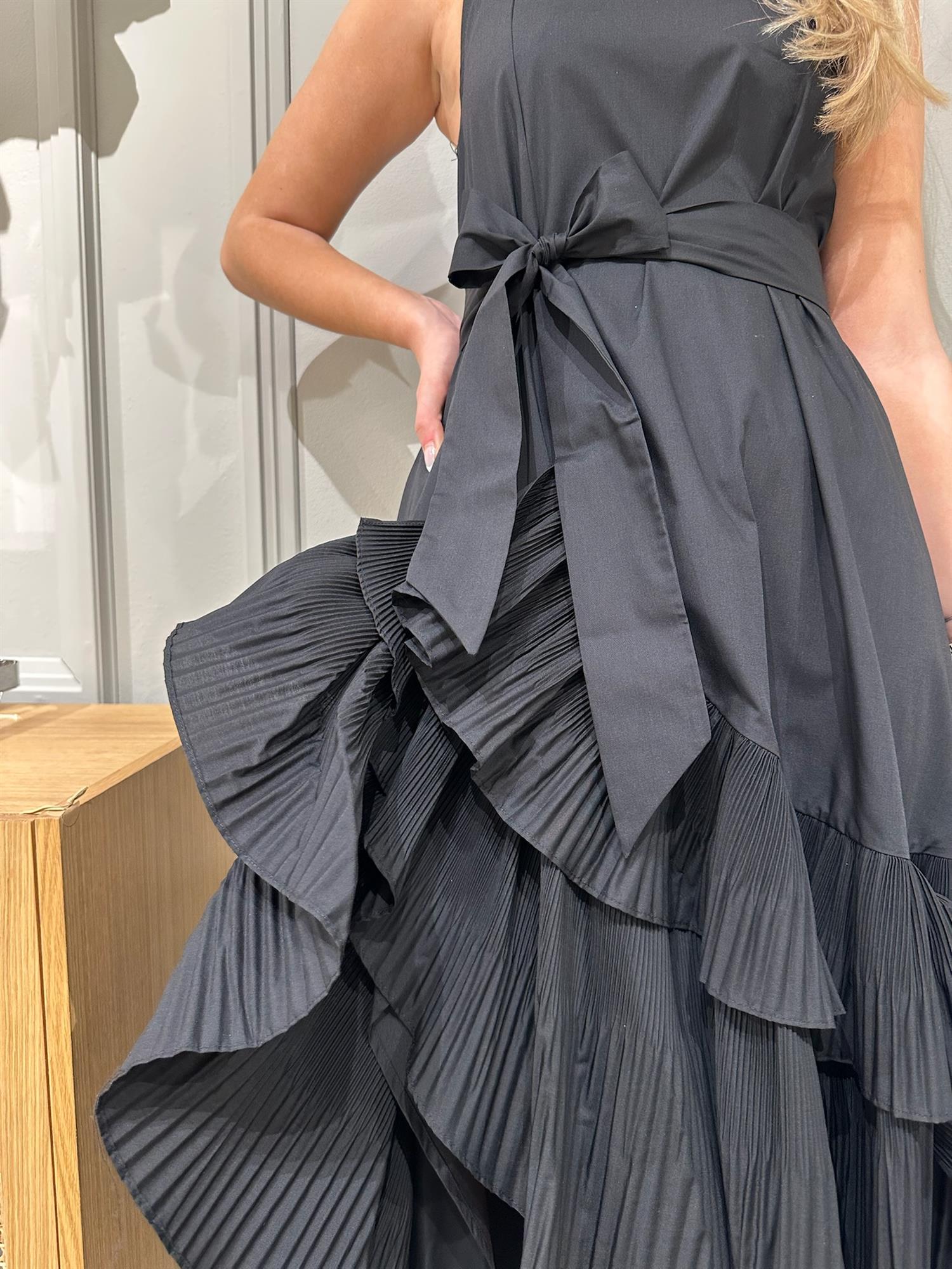 Dress M6EL00 Nero