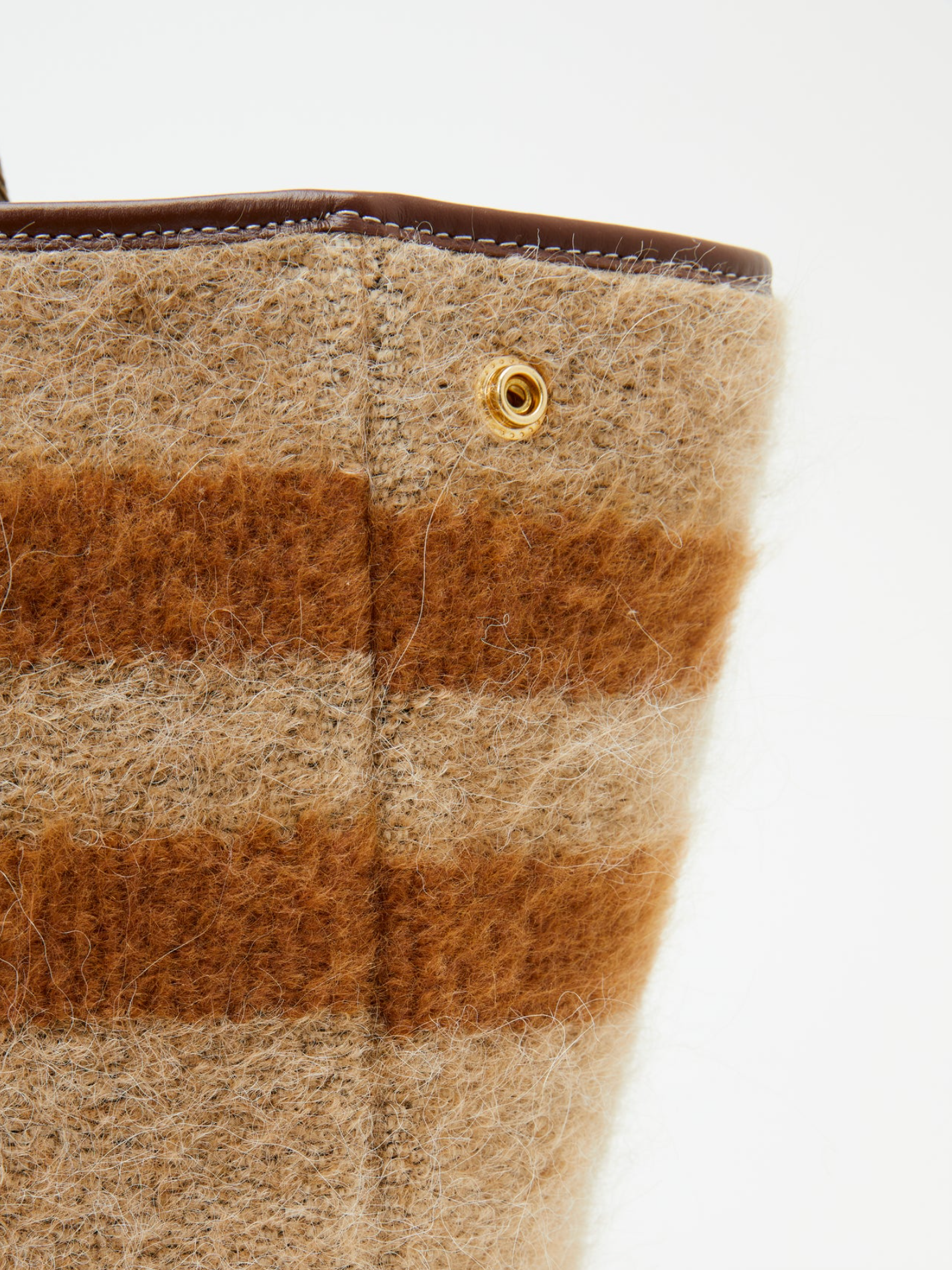 Traversèe M Mongolian Blanket 02 Camel