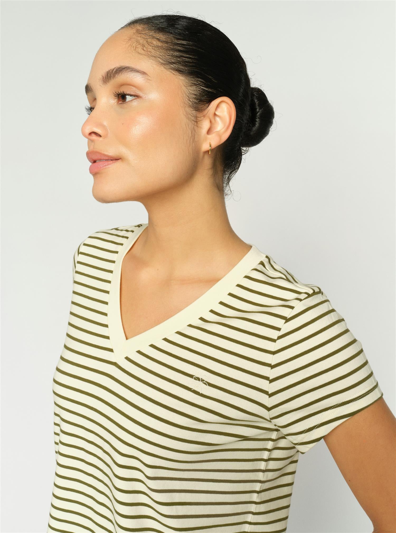 Mmkala V-Ssstripe Tee Olive night