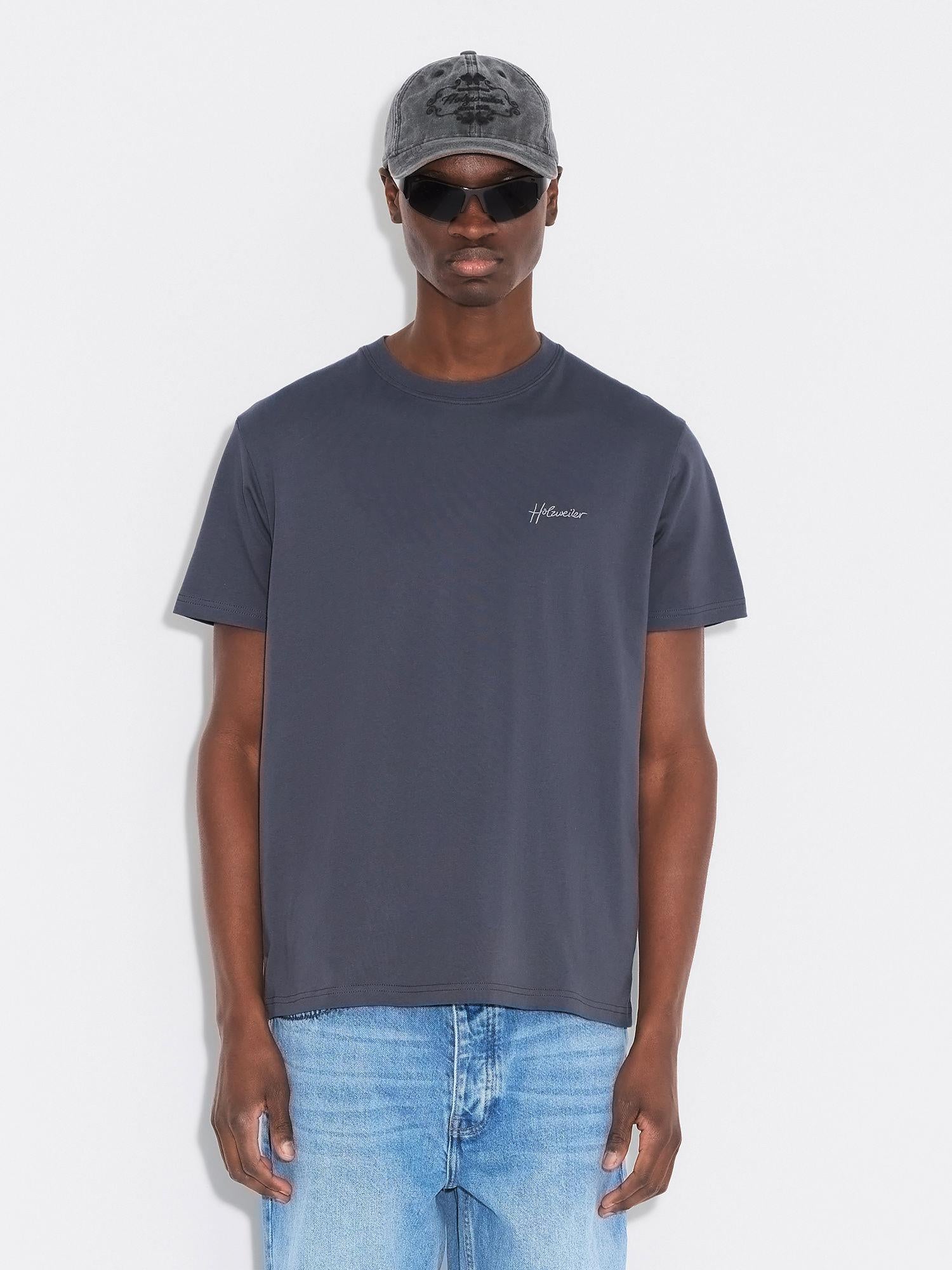 Tucker Embroidery Tee Dk. Grey