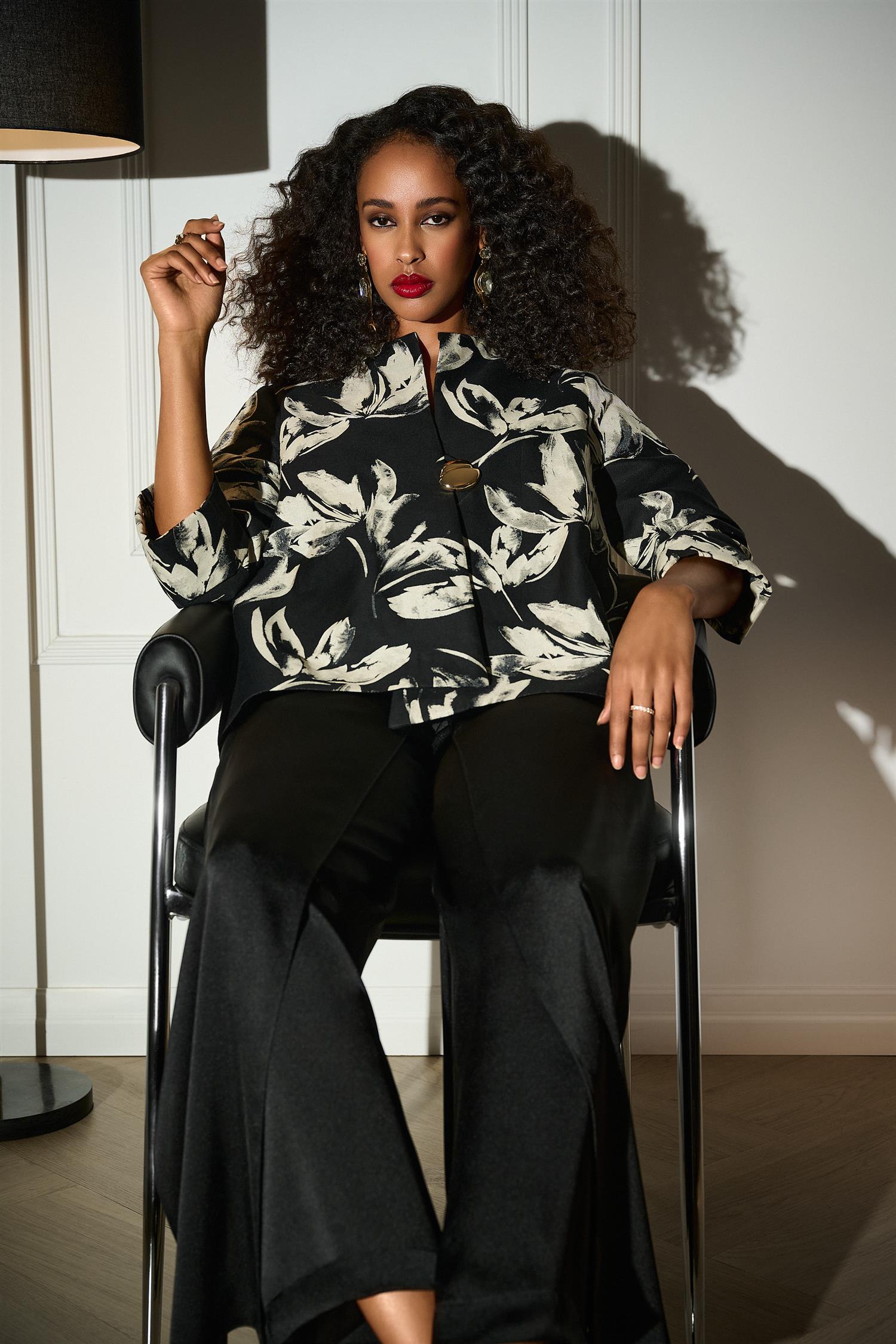 Jacquard Floral Print Swing Jacket Black/Off-white