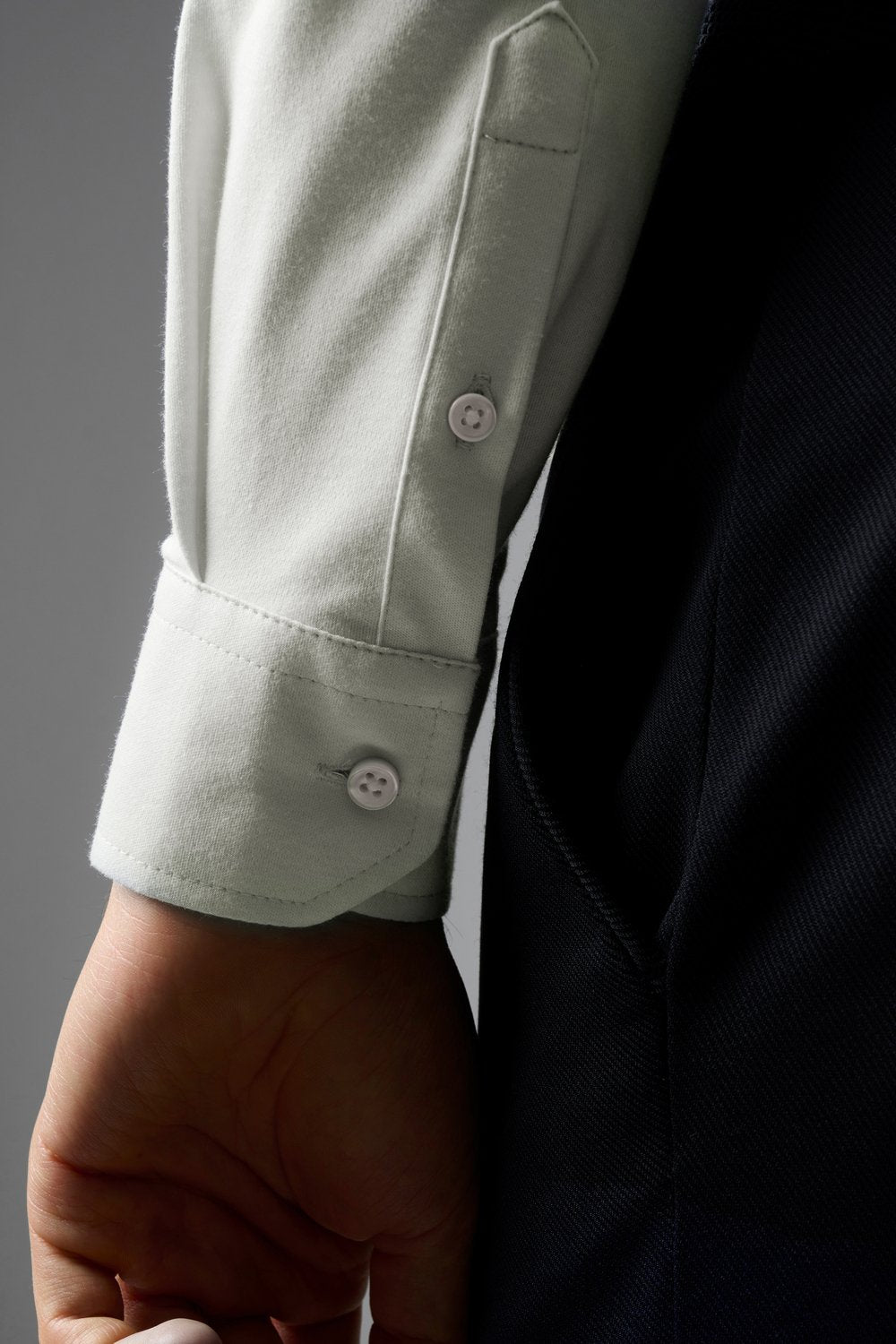 ESSENTIAL HAI 1/1 AW25