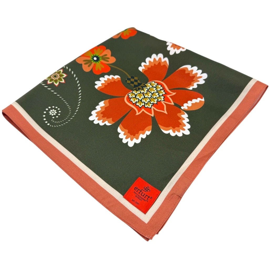 Folkloristic Flowers Brownie