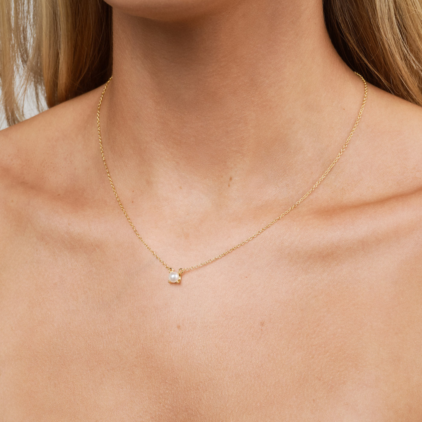 ESSIE-SMALL PEARL DANGLING NECKLACE-GOLD