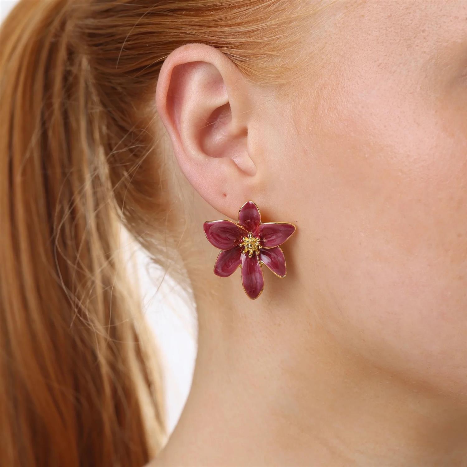 Vivianne flower stud earring
