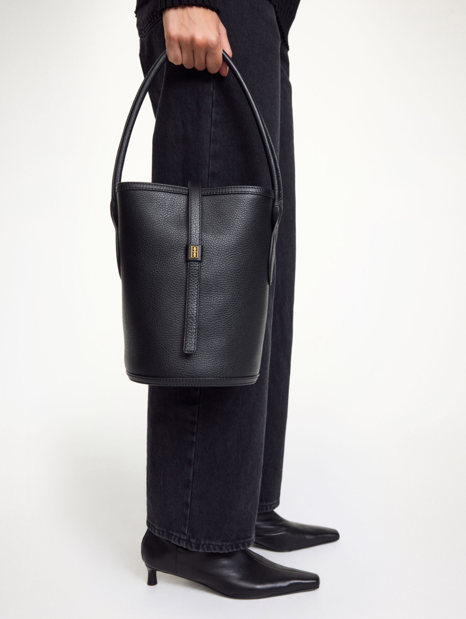 Marylle Grainy BUcket Bag -  Black