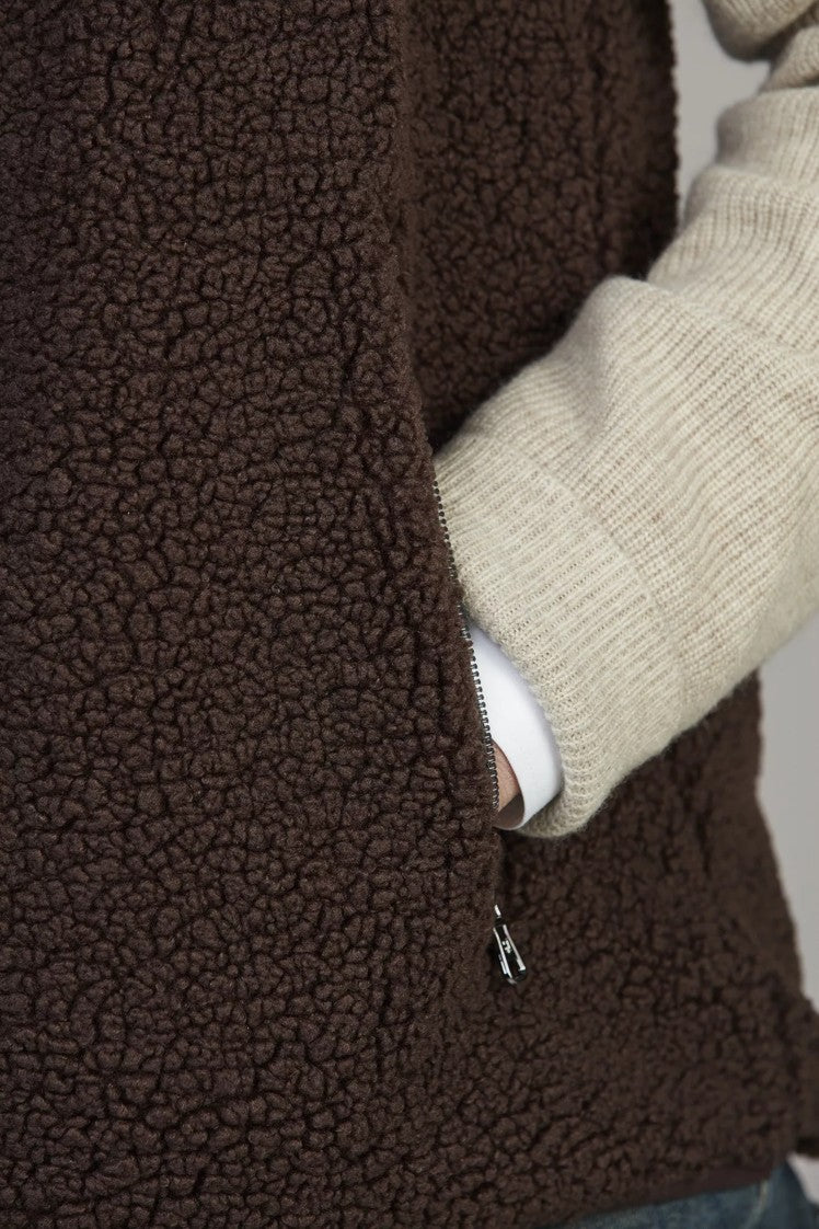 PILE FLEECE VEST DARK BROWN