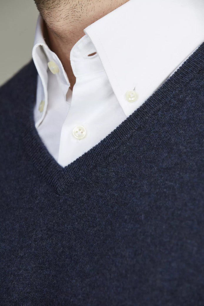 Geelong Knitted V-Neck Sweater Dark Blue