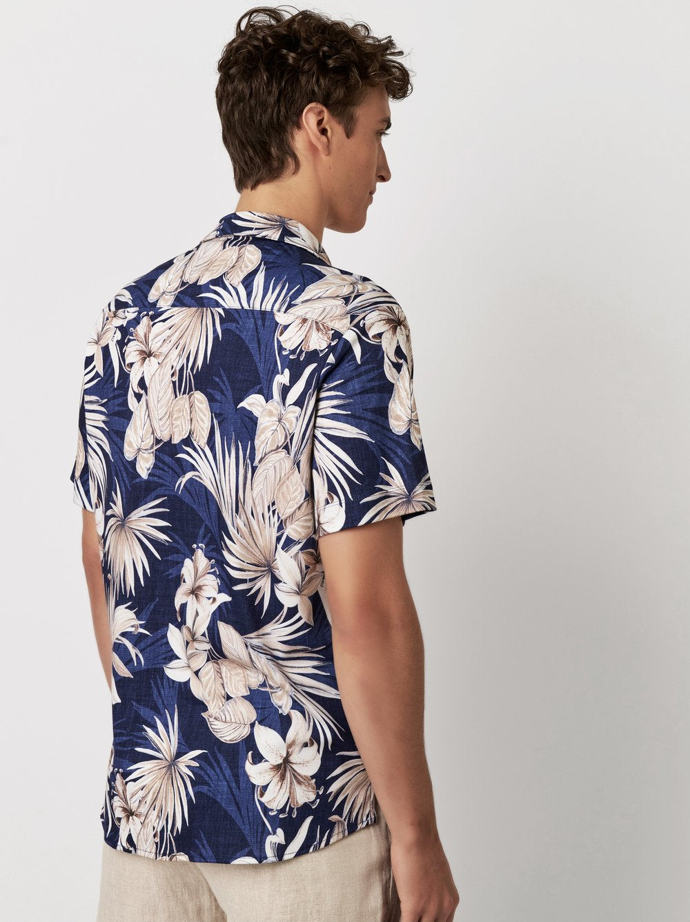 Lido 1/2 Hawaiian Flower
