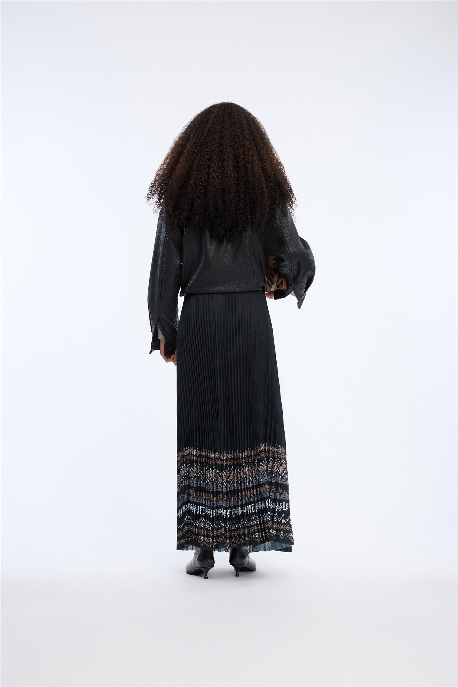 Taulla Skirt Print Black AW-26
