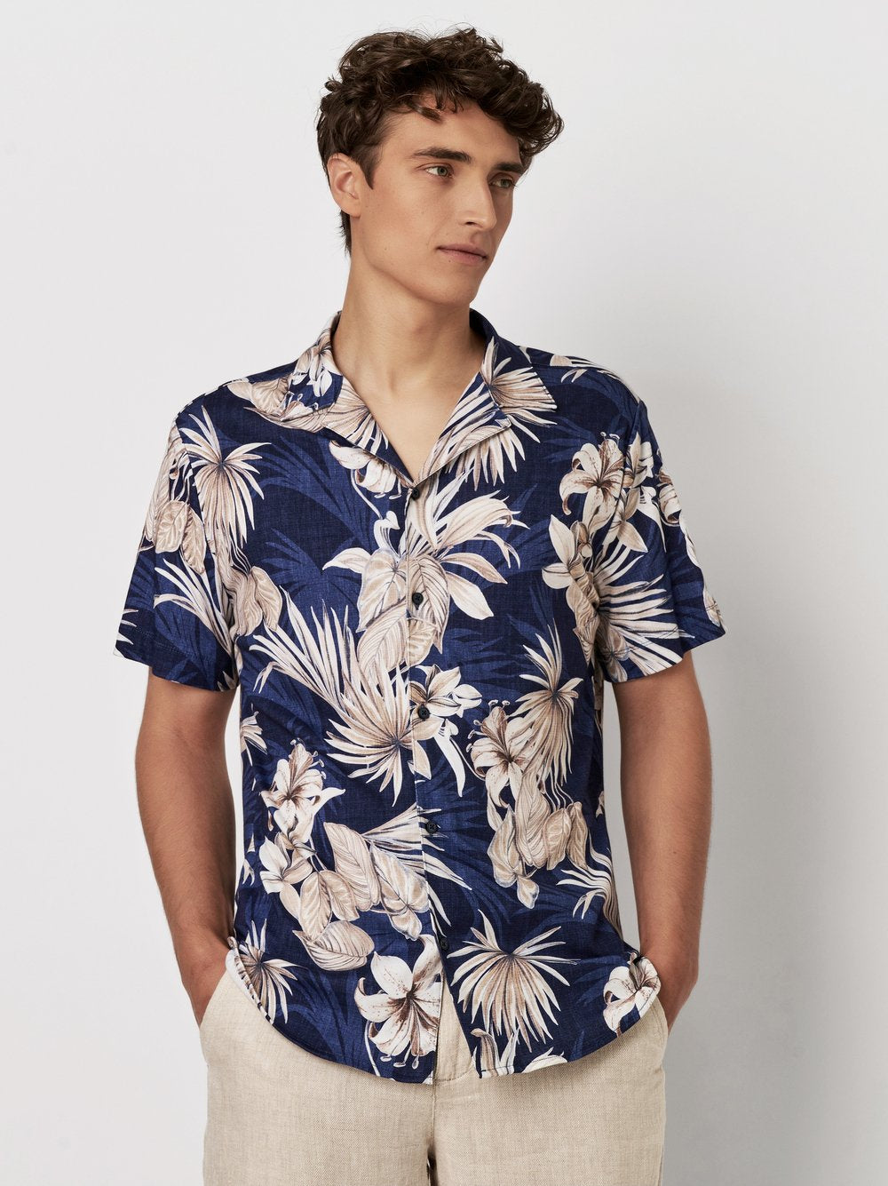 Lido 1/2 Hawaiian Flower