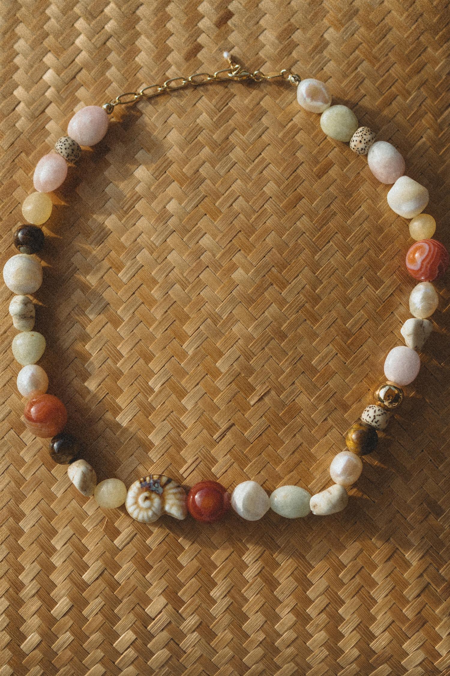 Seaside Necklace-caramel cream