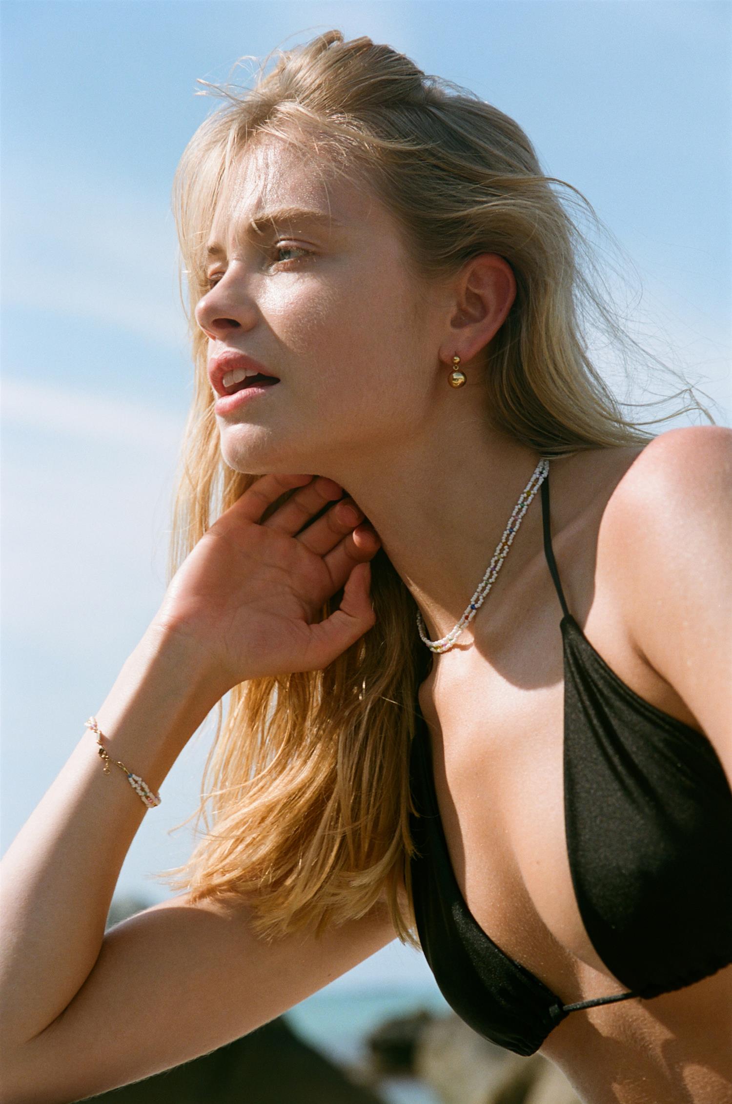 Drop of Gold Earring-gold