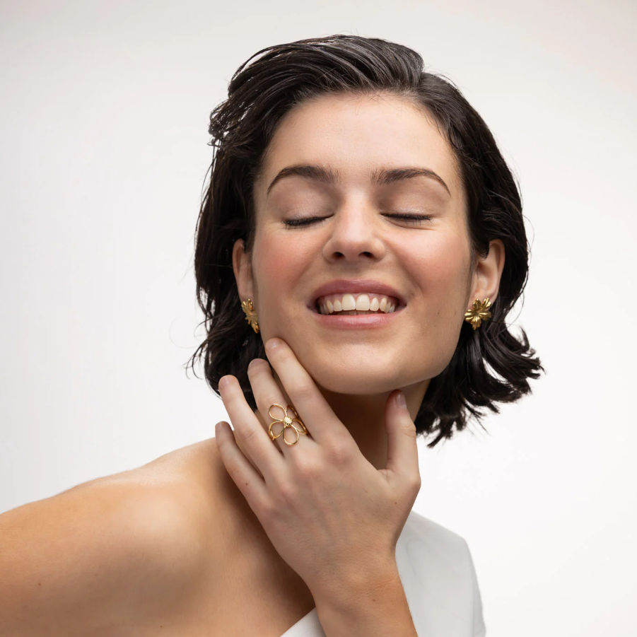 Lucky outline flower ring gold