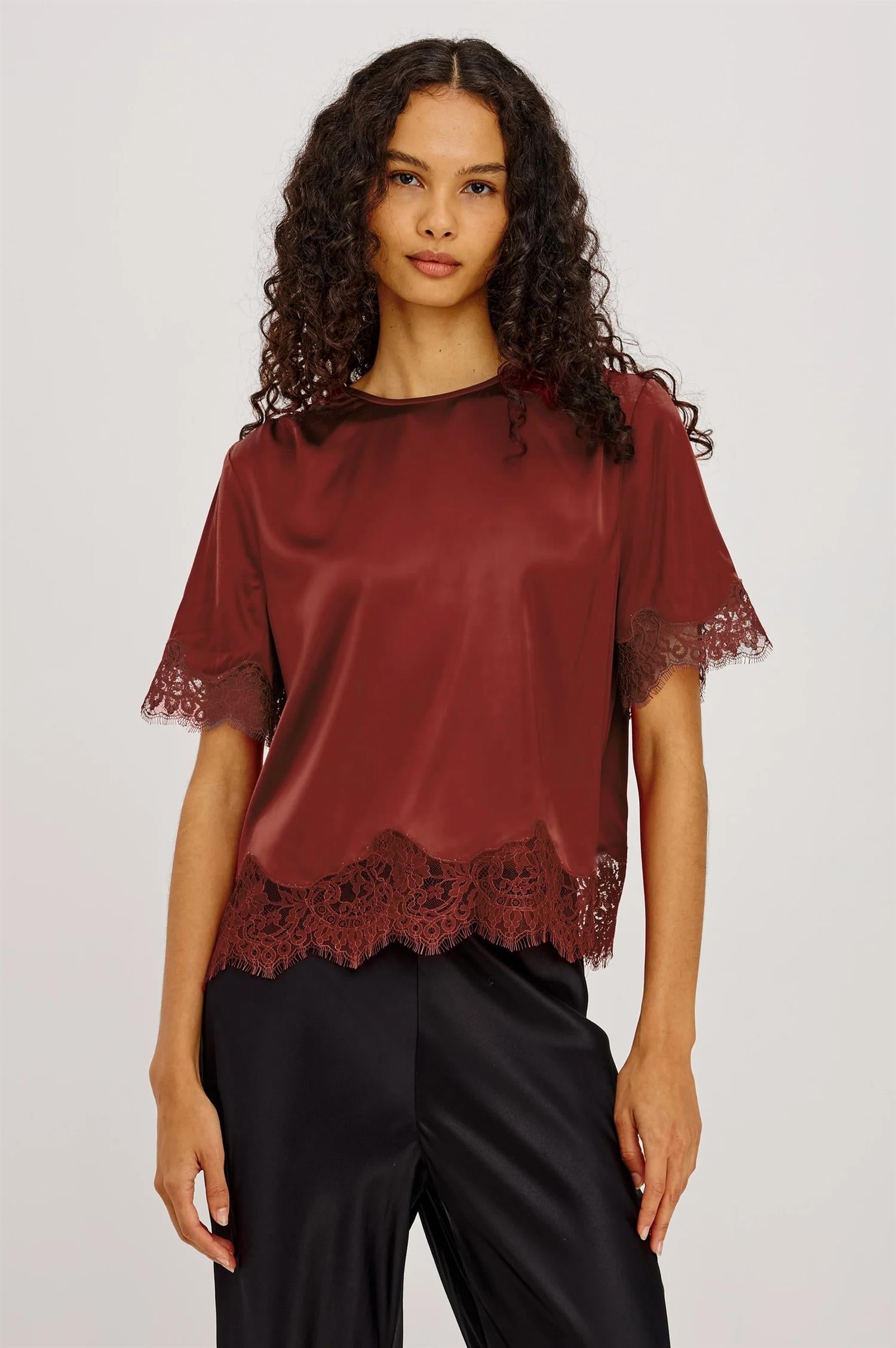 Sonora Top w/lace Crimson